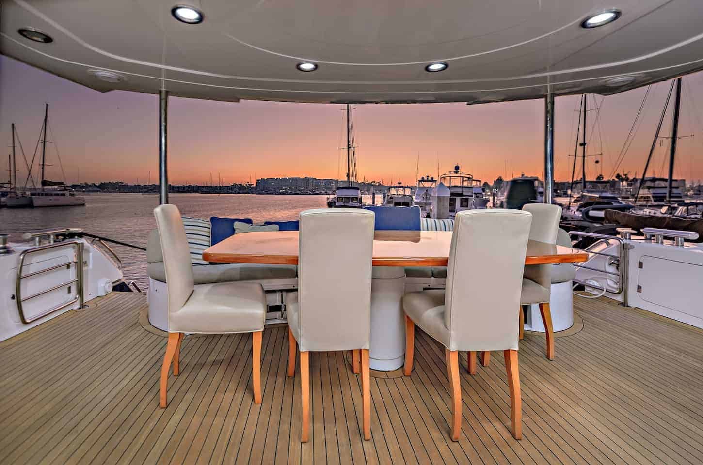 82' Sunseeker Flybridge Luxury Yacht - Boat Rental Near Me
