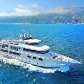 Leight Star - Mega-Yacht Charter