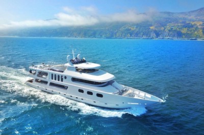 Leight Star - Mega-Yacht Charter