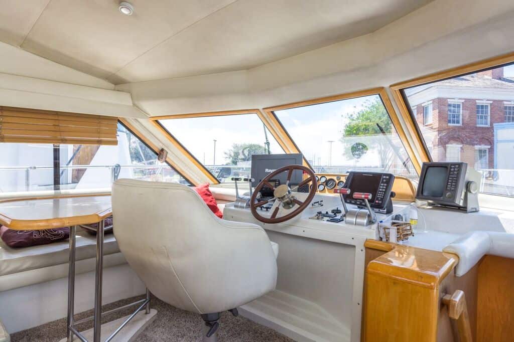 Lady-M-gallery-pilothouse